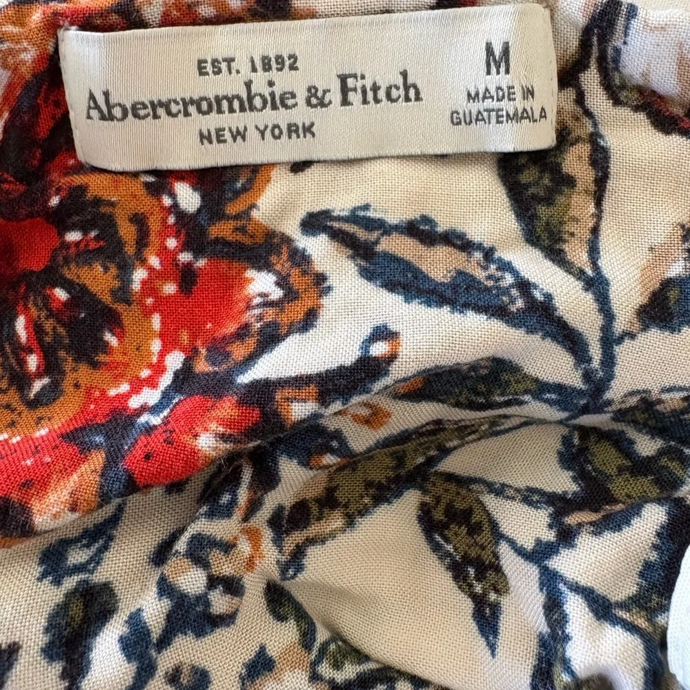 Medium Abercrombie & Fitch Floral Crochet Open Back Tie Crop Top - Picture 9 of 15